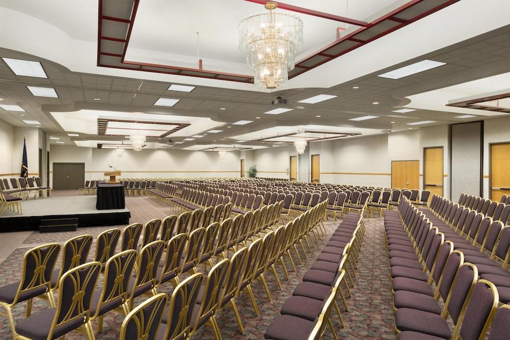 Best Western Plus Peppertree Civic Center Nampa
