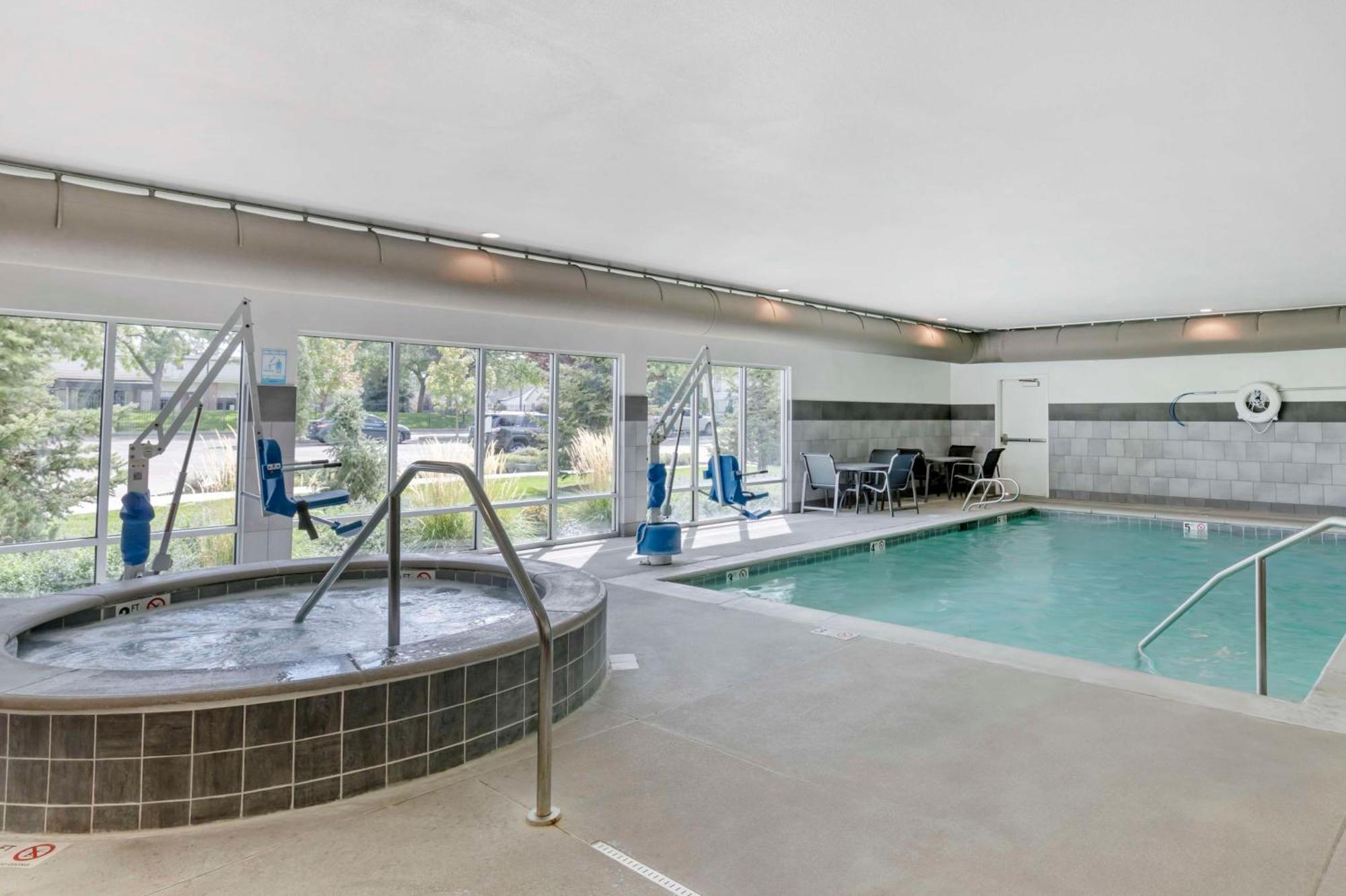 Best Western Plus Peppertree Civic Center Hotel 3*